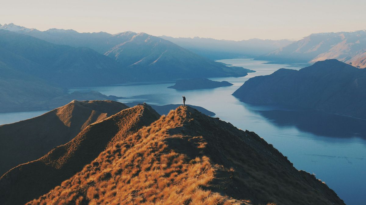 Nueva Zelanda cobrará a turistas extranjeros a pasarse cuatro de sus atracciones naturales más famosas