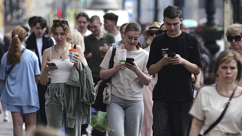 Orosz mobilhasználók Szentpéterváron, 2025 július