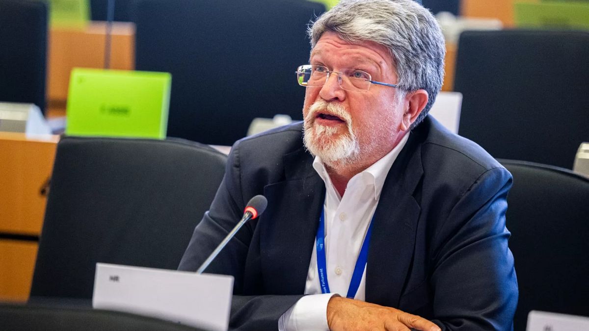 Croatian MEP’s wartime photo causes a stir in neighbouring Serbia