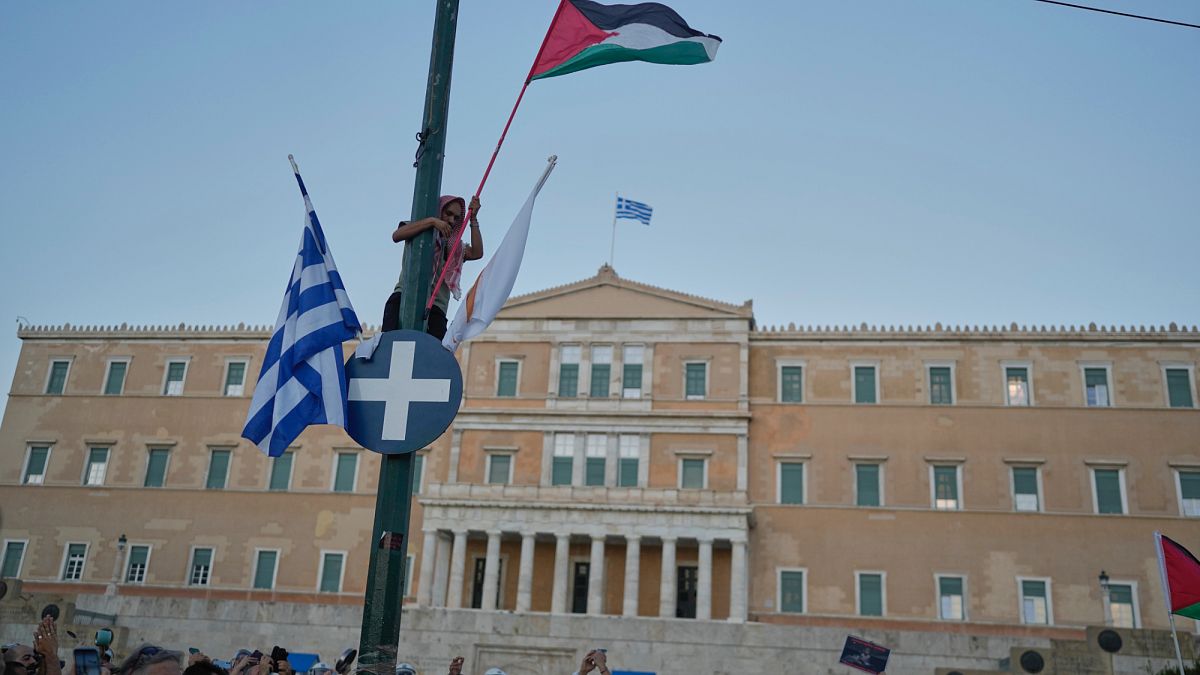 أحد "غاضب" في اليونان: جماعات مؤيدة لفلسطين تخطط لـ"يوم احتجاج" ضد السياح الإسرائيليين