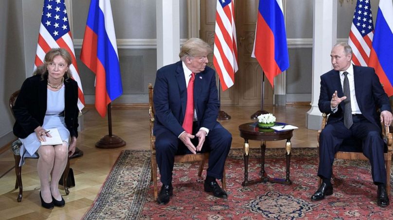 Balra Marina Gross, Trump orosz nyelvű tolmácsa 2018-ban