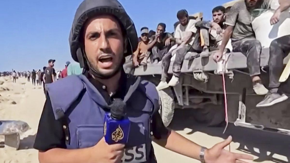 "إرهابي متنكّر بزي صحفي"... كيف برّرت إسرائيل مقتل أنس الشريف؟