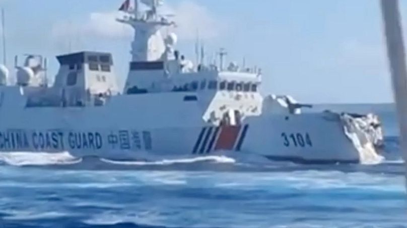 Colisão entre dois navios chineses, na segunda-feira
