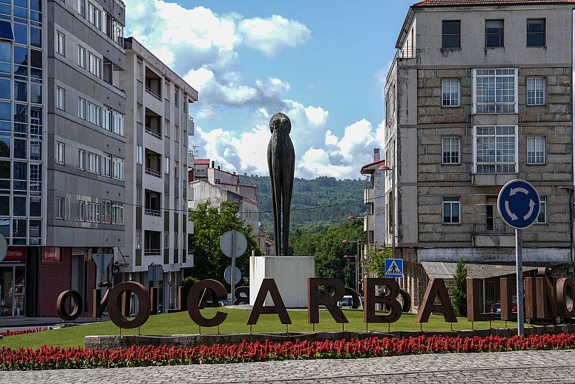 Une statue de pieuvre est exposée à O Carballino, en Espagne