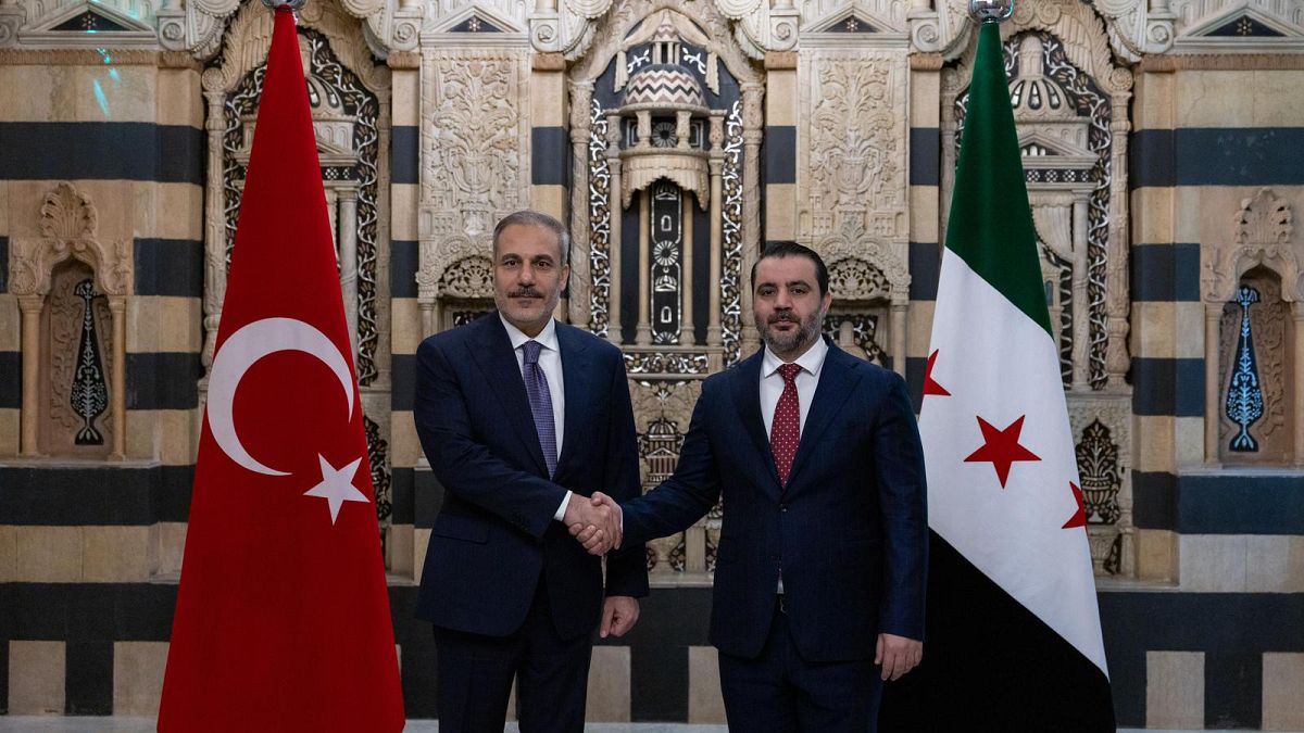 Hakan Fidan : "Israël et les combattants kurdes doivent cesser de déstabiliser la Syrie"