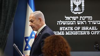 Benjamin Netanyahu, primer ministro israelí, se marcha de una rueda de prensa convocada en el gabiente gubernamental en Jersusalén, el domingo 10 de agosto de 2025.