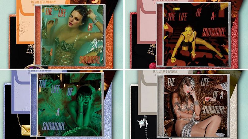 As quatro capas do CD do 12.º álbum de Taylor Swift, «The Life of a Showgirl»