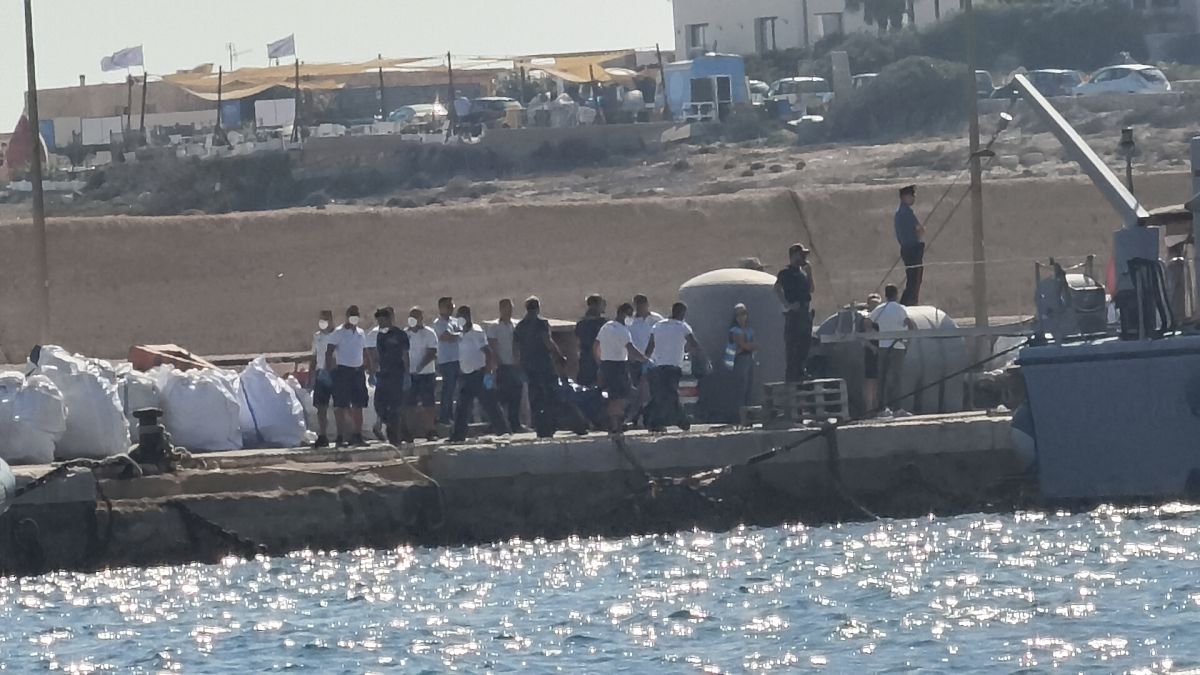 Λαμπεντούζα: Συνεχίζονται οι έρευνες για αγνοούμενους στο πιο θανατηφόρο ναυάγιο των τελευταίων ετών