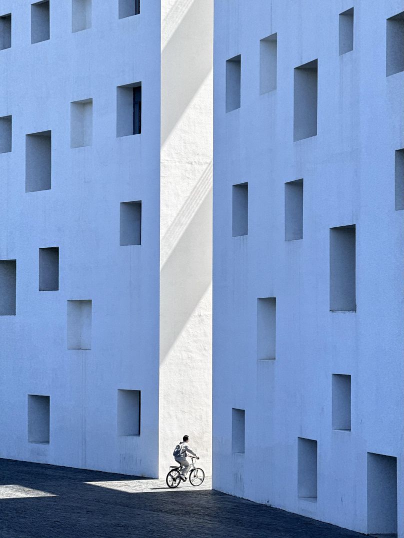 Light chaser by Lan Zhan Xiang, Cityscape (2nd place)