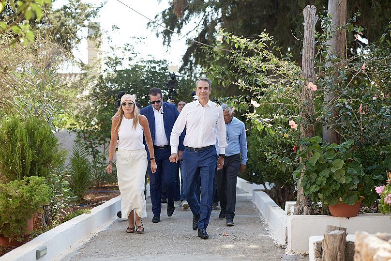 Ο Κυριάκος Μητσοτάκης με τη σύζυγό του