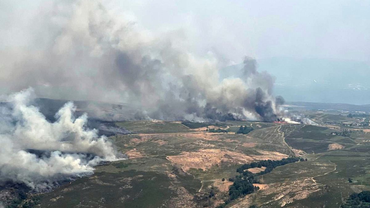 Les feux de forêt font rage en Espagne, au Portugal et en Grèce, la vague de chaleur devrait durer