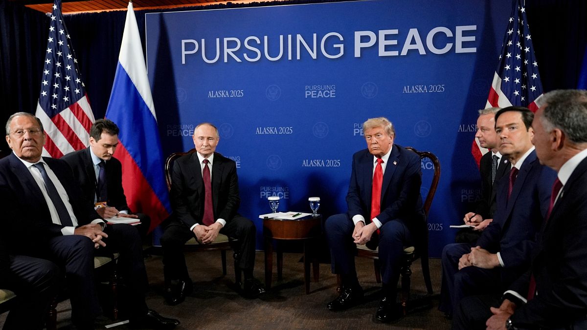 Trump és Putyin alaszkai csúcstalálkozója: Eredmények nélkül, de folytatódó párbeszéd