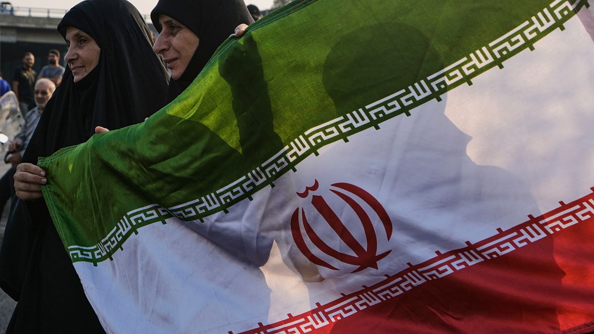 مقتل شرطي في اشتباك مع مسلحين جنوب شرق إيران و"جيش العدل" يتبنّى الهجوم