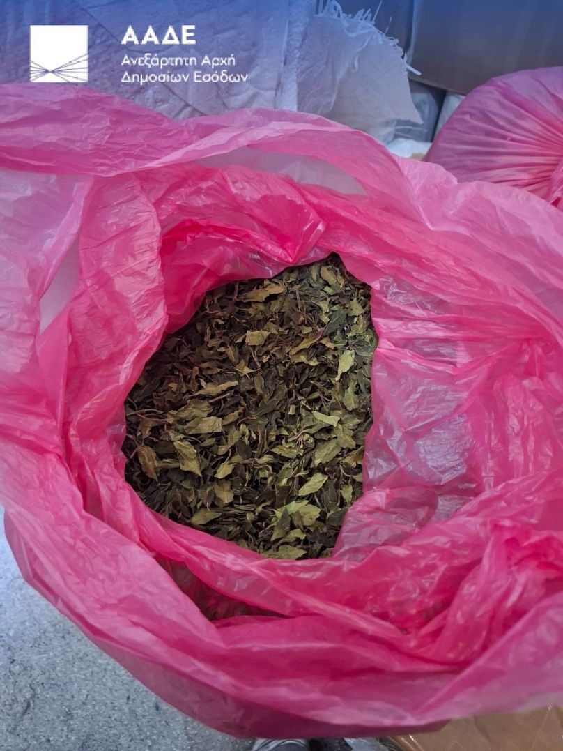 Parte della droga sequestrata