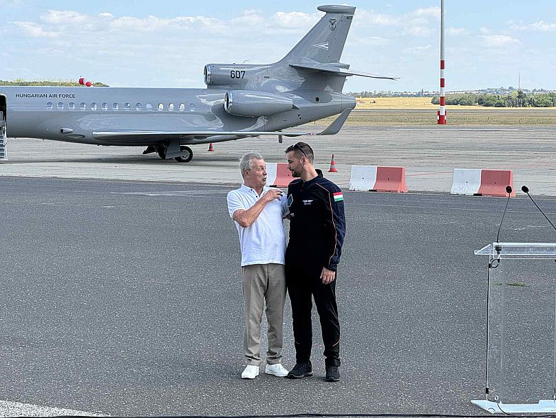 Az első és a második hivatásos űrhajós, aki az űrben is járt