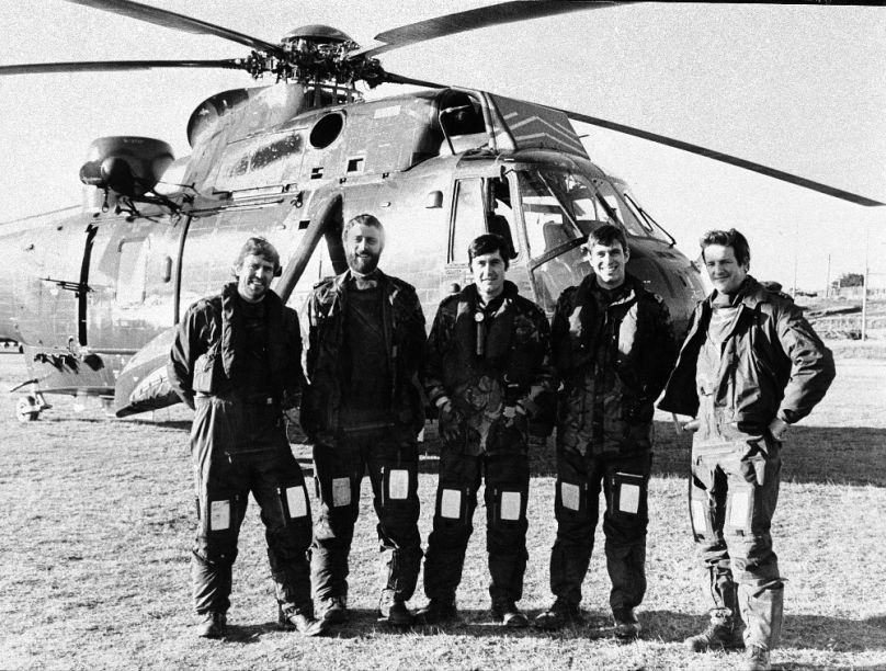 András herceg (jobbról a második) bajtársaival a falklandi háború után, 1982 júliusában