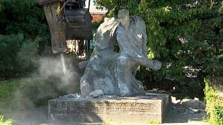 Monument taken down in Poland under communist symbols law