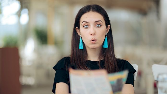 Annoiati dalle letture da spiaggia? Immergetevi nei romanzi "bollenti" di questi politici