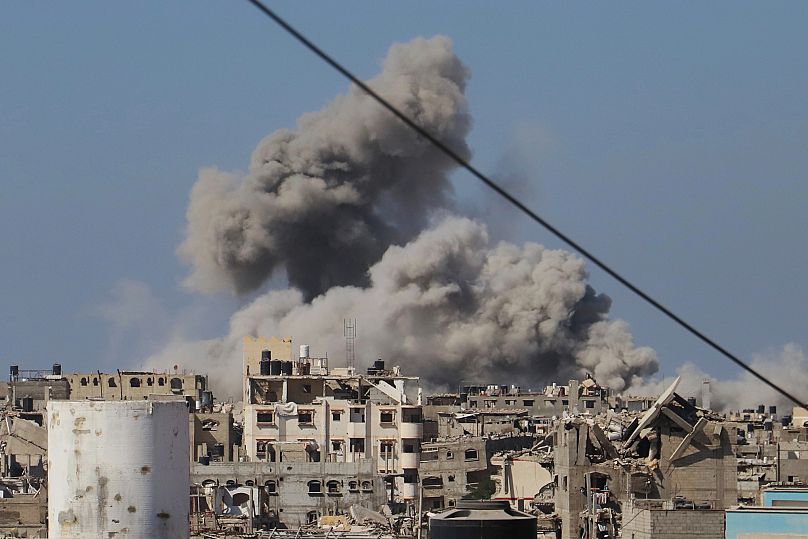 Smoke rises to the sky following an Israeli army airstrike in Khan Younis, 18 August, 2025