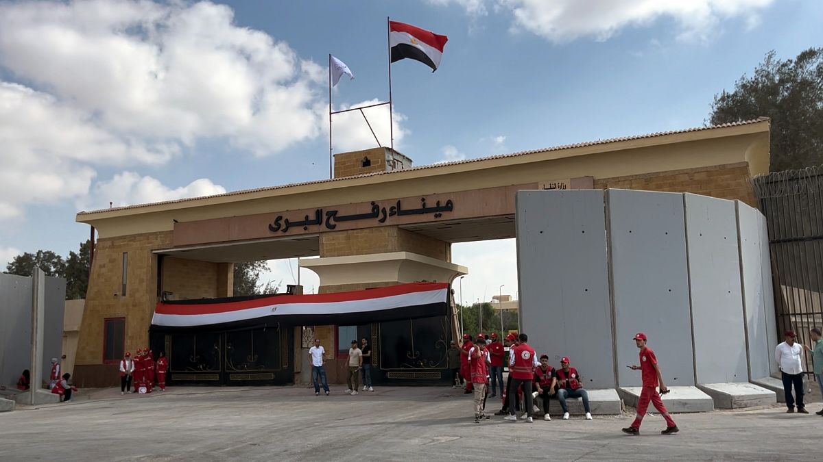 Les transporteurs d'aide espèrent pouvoir entrer dans la bande de Gaza