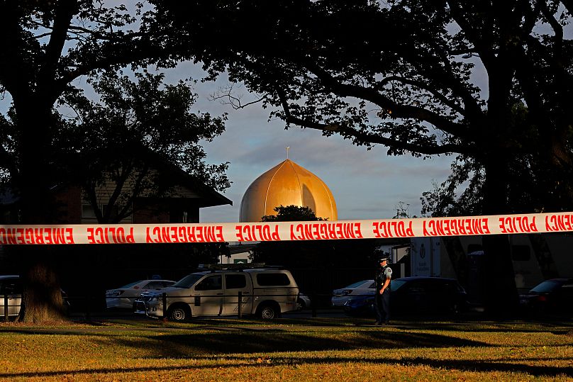 A police officer stands guard in front of the Masjid Al Noor mosque in Christchurch, 17 March, 2019