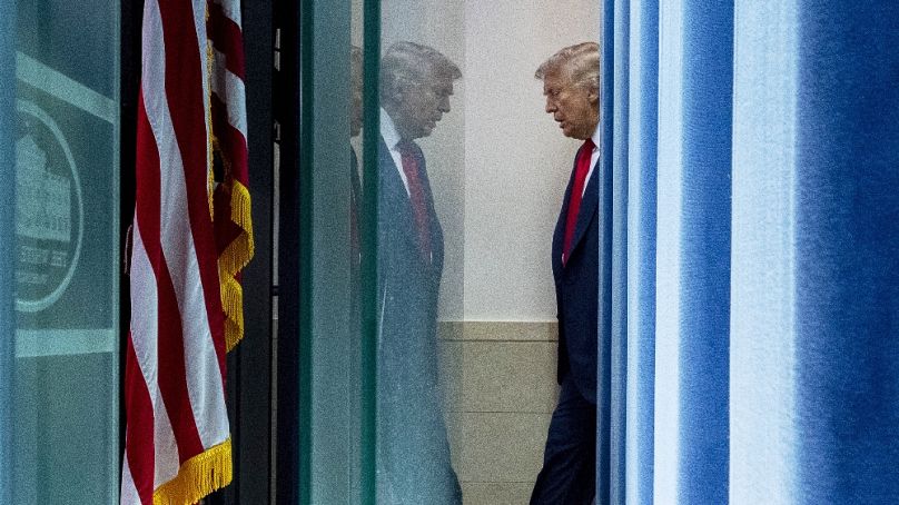 Donald Trump egy fehér házi sajtóértekezlet előtt, 2025 augusztusában