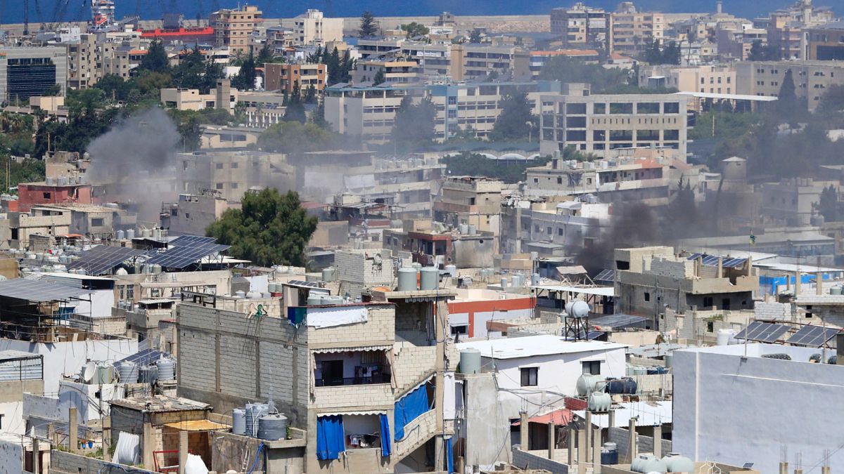 لبنان يبدأ استلام الأسلحة من المخيمات الفلسطينية في بيروت وسط ترحيب أمريكي