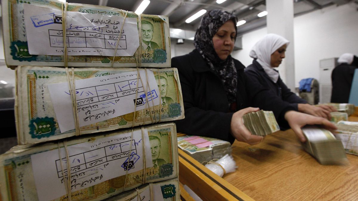 حذف صفرين وصورة الأسد.. سوريا تطرح أوراقاً نقدية جديدة في ديسمبر