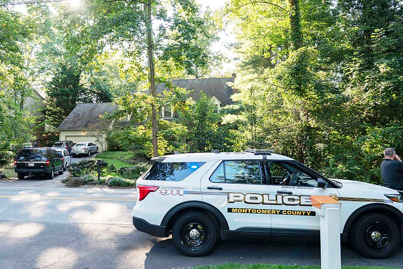 La casa dell'ex consigliere per la sicurezza nazionale John Bolton mentre gli agenti dell'Fbi perquisiscono la proprietà a Bethesda, 22 agosto 2025.