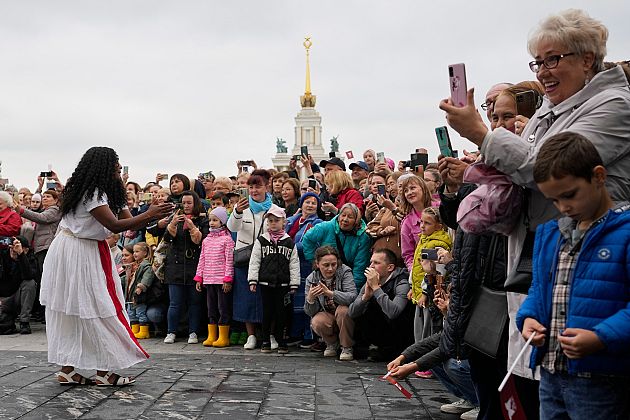 Moscou célèbre la victoire en musique et en uniformes