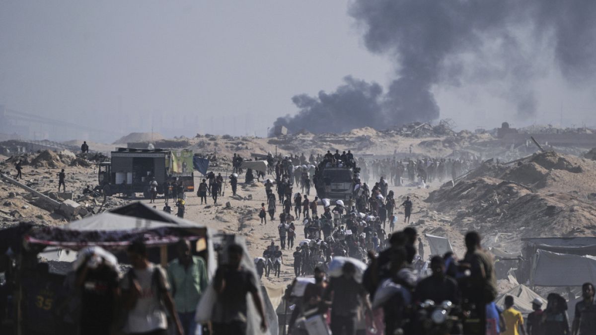 Israël bombarde les banlieues de Gaza et promet de poursuivre son offensive