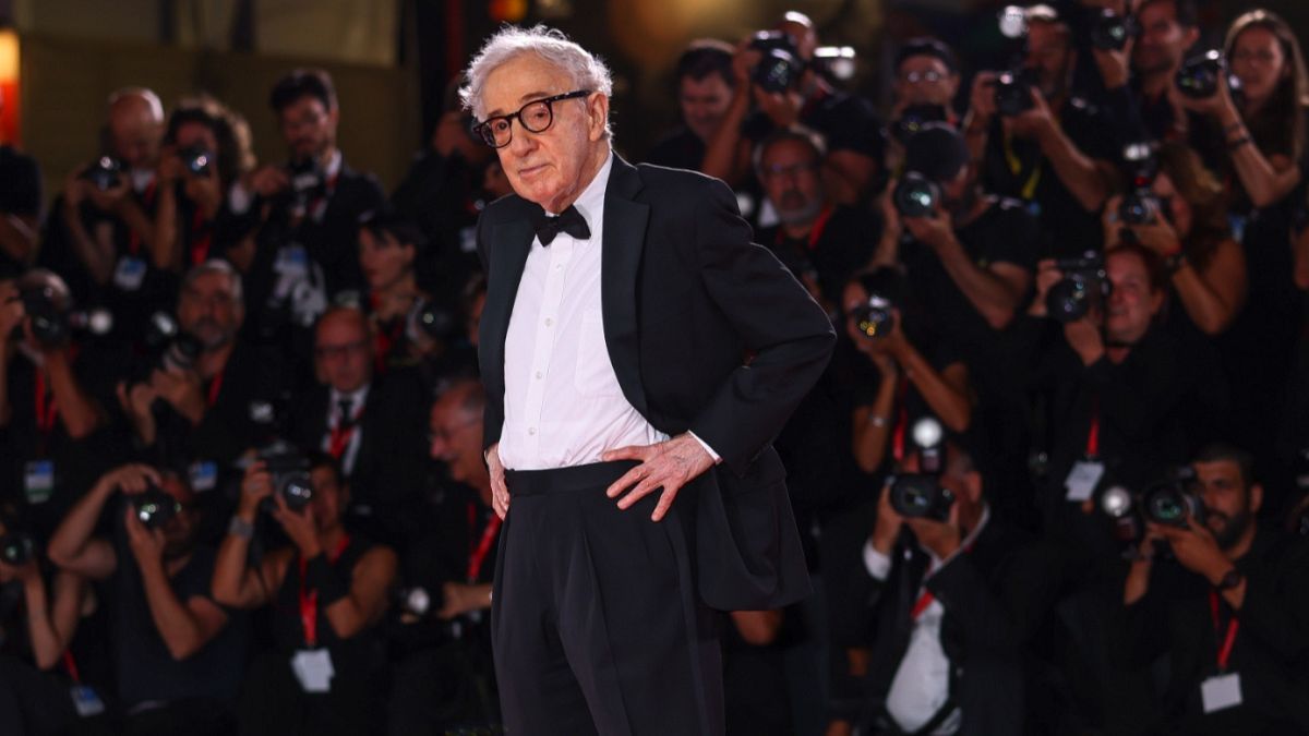 Woody Allen'ın Rus film festivaline katılması tepki çekti: 'Rezalet'
