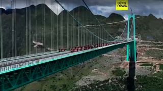 Chine : le plus haut pont du monde valide son test de charge  