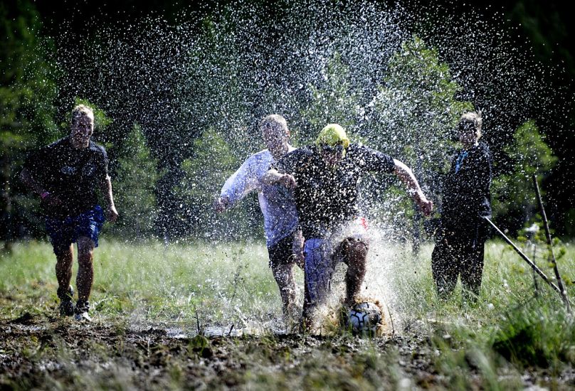 A finnek a lápi sportokat is szívükön viselik: több alkalommal rendezték meg például a Mocsárfutball Világbajnokságot