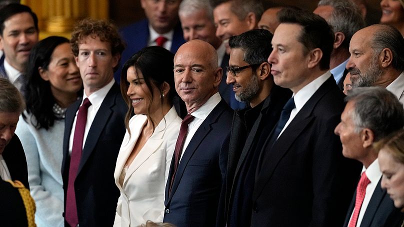 Numerosos directores ejecutivos de grandes empresas tecnológicas asistieron a la toma de posesión de Donald Trump en enero.