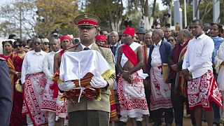 Madagascar : la France restitue le crâne du roi des Sakalava