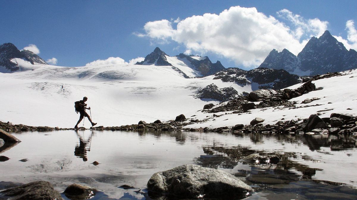Alpes suisses : les corps de deux alpinistes retrouvés près du sommet du Weissmies