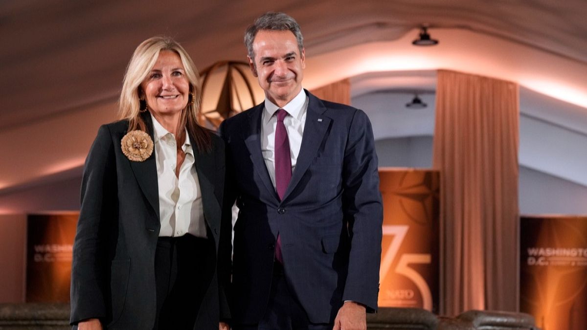 No, Greek PM’s wife didn’t buy a flat with public funds