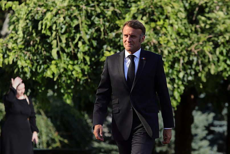 French President Emmanuel Macron arrives at Moldova's presidency headquarters in Chișinău, 27 August, 2025