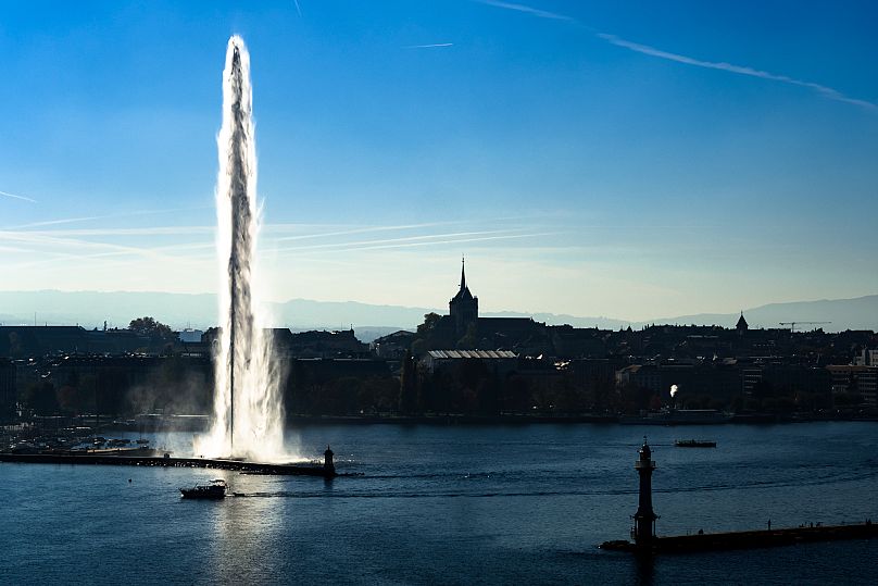 The famous water fountain 'Le Jet d'Eau' in Geneva, 26 October, 2017
