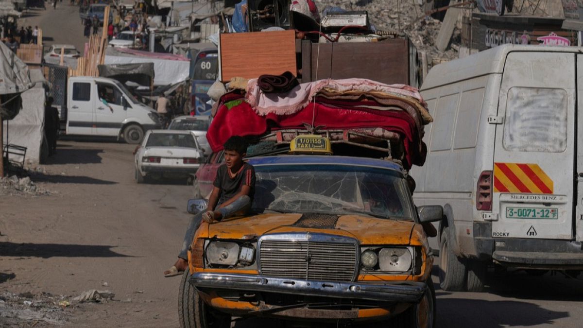 نزوح جماعي من مدينة غزة.. قوافل الفلسطينيين تتزايد تحت وطأة القصف والجوع