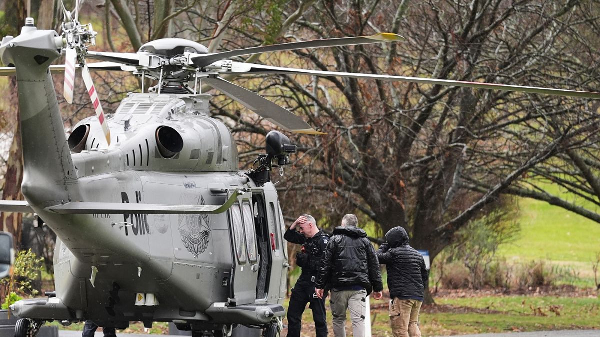 Australian fugitive being helped by others as manhunt nears second week, say police
