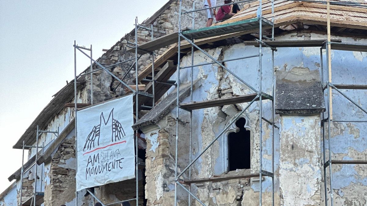 Roumanie : des étudiants se mobilisent pour sauver une église gothique vieille de plus de 600 ans
