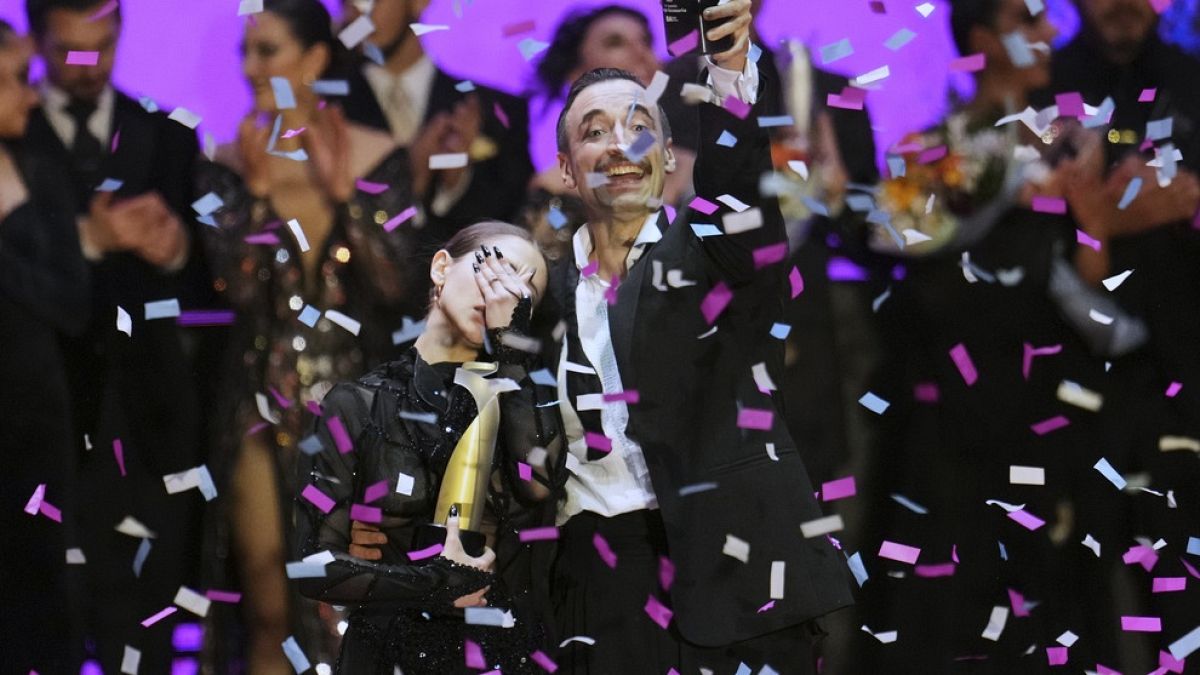 À Buenos Aires, un couple argentin sacré champion du monde de tango "scène"