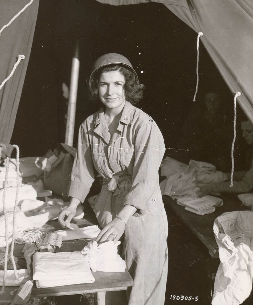 Une infirmière de l'armée américaine en Normandie (photo partagée par le National WWII Museum de la Nouvelle-Orléans pour le 75e anniversaire du débarquement en 2019).