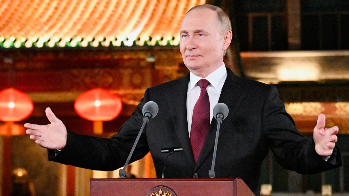 Ukraine's foreign minister dismisses idea of Zelenskyy meeting Putin in Moscow
