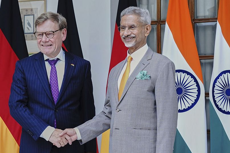 Hindistan Dışişleri Bakanı S. Jaishankar, Alman mevkidaşı Johann Wadephul ile Yeni Delhi'de el sıkışıyor, 3 Eylül 2025