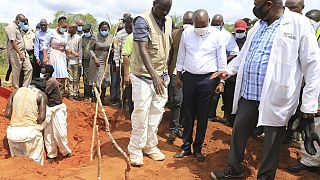 Kenya : des tests ADN après l'exhumation de plusieurs corps dans une fosse commune 