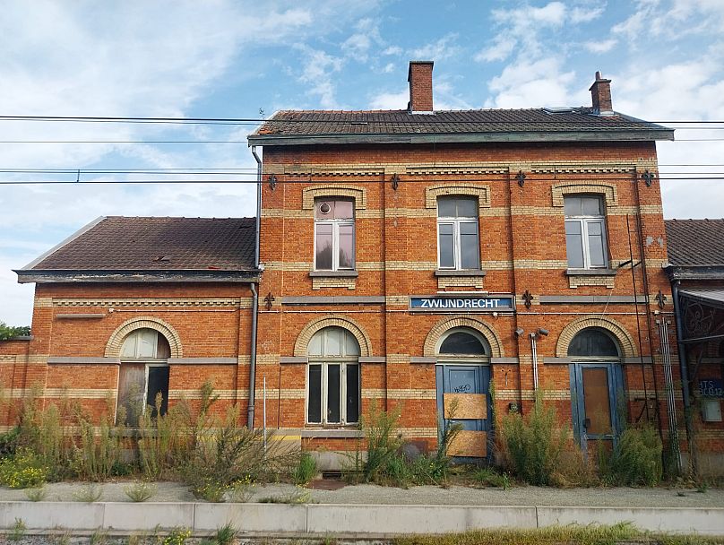Zwijndrecht train station