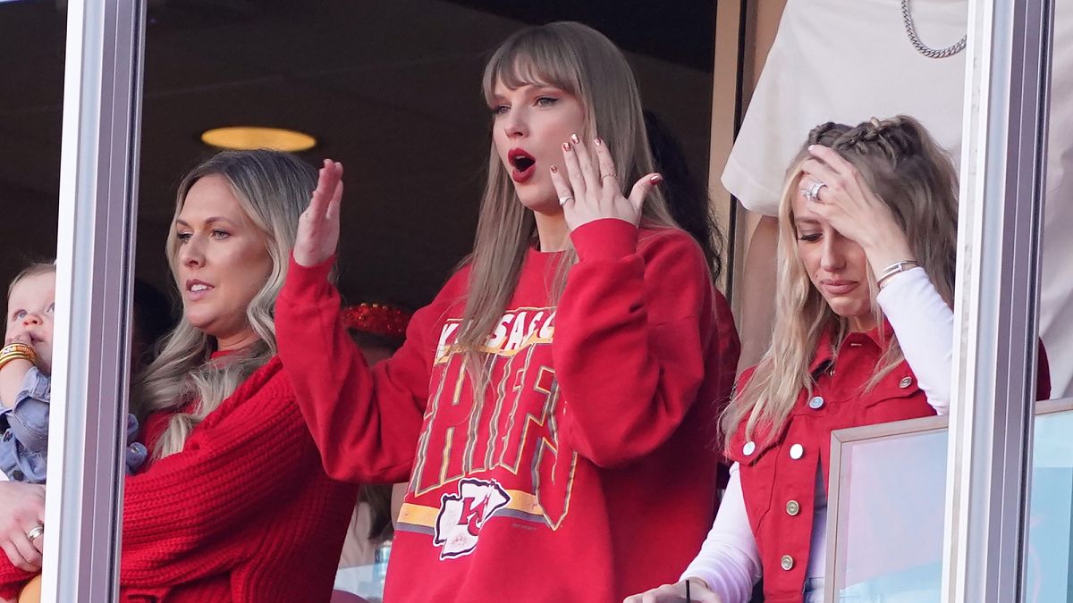 Taylor Swift headlining the 2026 Super Bowl halftime show? NFL commissioner  says 'Maybe' | Euronews